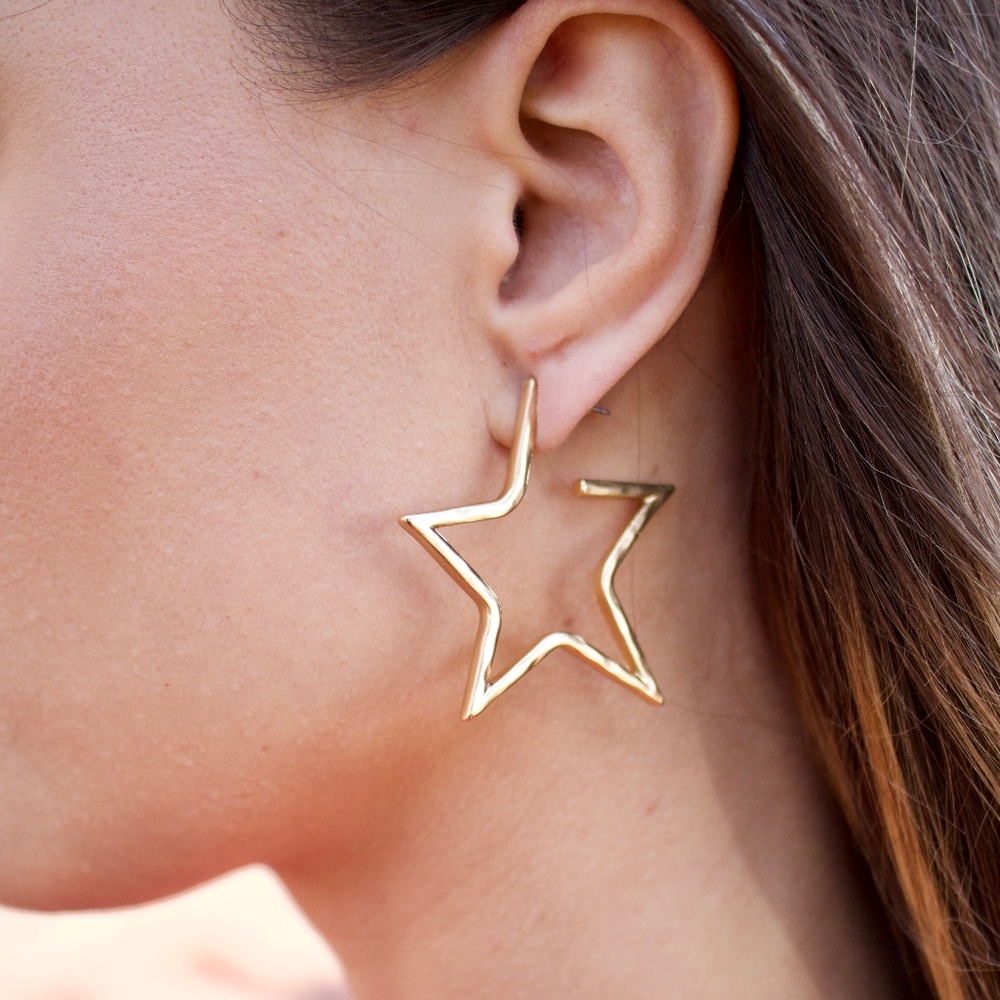 MATTE STAR EARRINGS